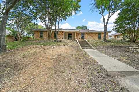 520 Newcastle Drive, DeSoto, TX 75115