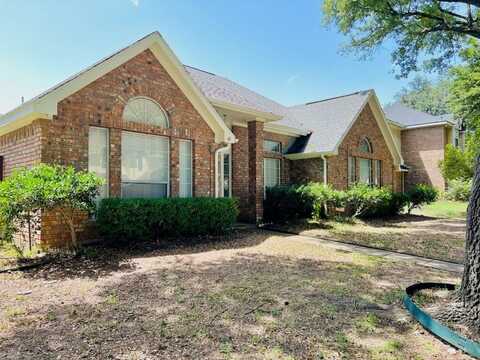 4205 Briar Hill Drive, Grand Prairie, TX 75052