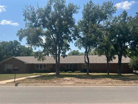 1002 Normandy Drive, Graham, TX 76450