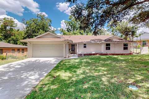 704 Turner Boulevard, Grand Prairie, TX 75050