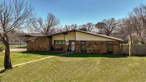 201 32nd Street NW, Mineral Wells, TX 76067