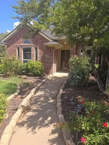 1811 W Spanish Oak Drive, Granbury, TX 76048