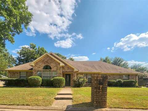 812 Mockingbird Street, Bonham, TX 75418