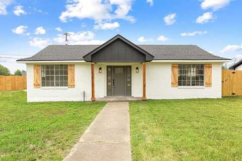 902 S Avenue I, Clifton, TX 76634