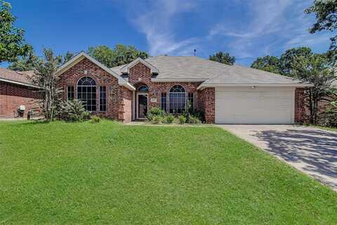 537 Oakbrook Drive, Burleson, TX 76028