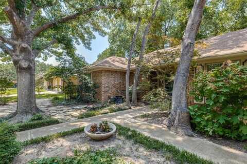 2704 English Chase Court, Arlington, TX 76016