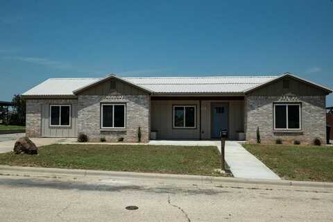 1912 W Brown Street, San Saba, TX 76877