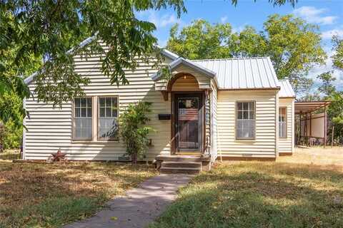 1116 W Cedar Street, Coleman, TX 76834