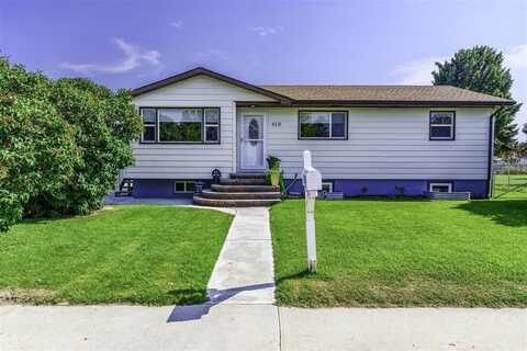 418 Sunlight Dr, Powell, WY 82435