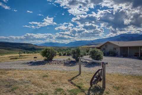 2182 Southfork Rd, Cody, WY 82414