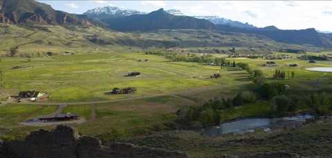 91 Big Creek Dr, Cody, WY 82414