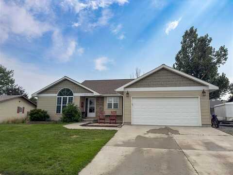 2914 Glacier Ave, Cody, WY 82414