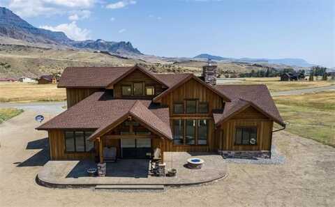 82 Big Creek Dr, Cody, WY 82414