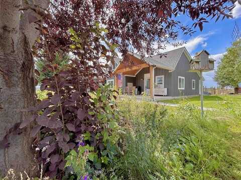 322 3rd St, Burlington, WY 82411