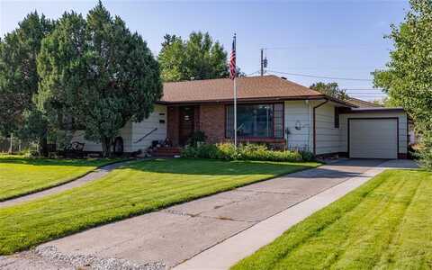 508 E Circle Dr E, Cody, WY 82414