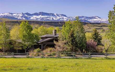 22 Castle Rock Rd, Cody, WY 82414