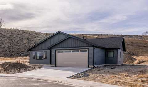 925 Shadow St, Cody, WY 82414