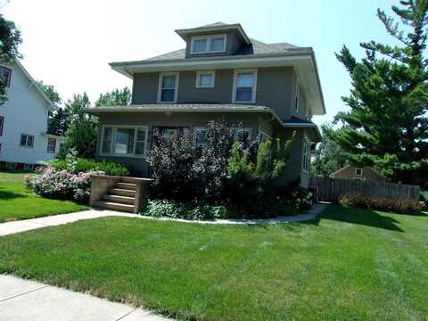 614 Main St, Wakefield, NE 68784