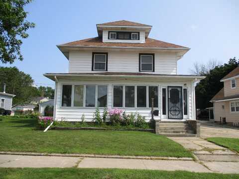 908 W Cedar Street, Cherokee, IA 51012