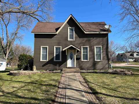 403 3rd St NW, Orange City, IA 51041