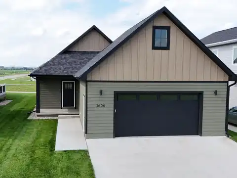 3656 Prairie Grove, South Sioux City, NE 68776