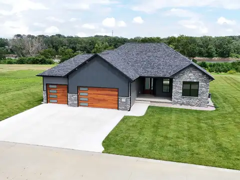 3440 Walnut Lane, South Sioux City, NE 68776