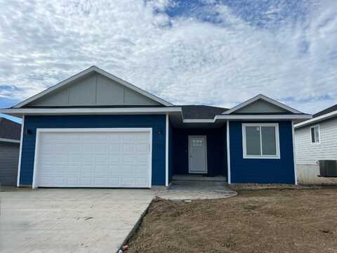 1604 14th St SE, Orange City, IA 51041