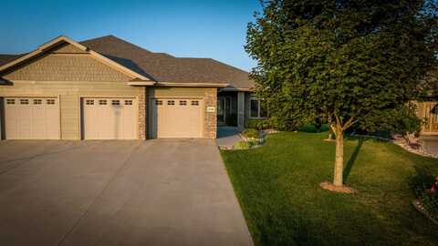 2330 RIVIERA RD, Sioux Center, IA 51250