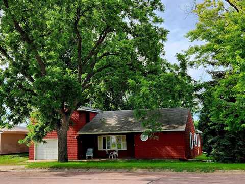 916 W Main St., Vermillion, SD 57069