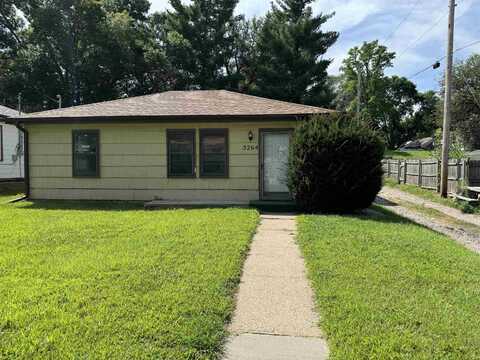 3264 Glenn Ave, Sioux City, IA 51106