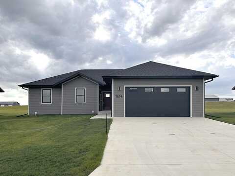 1614 Lincoln Place SE, Orange City, IA 51041