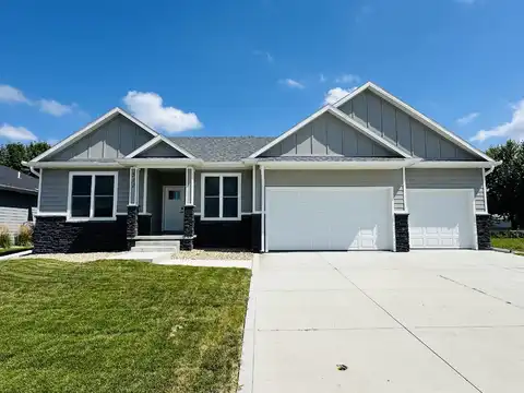 512 Jamie Lane, Sergeant Bluff, IA 51054