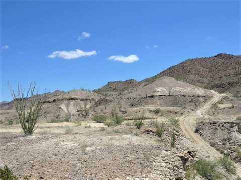 TR: 310 Private Rd, Terlingua, TX 79852