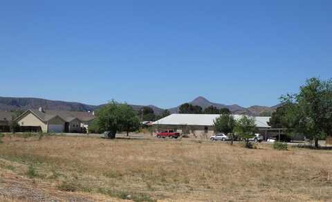 1002 N 13th St, Alpine, TX 79830