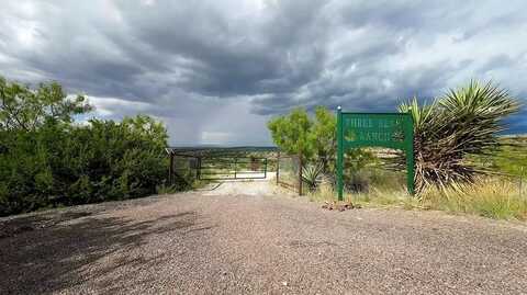 2711 Dunham Rd, Alpine, TX 79830