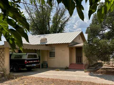 707 W Bonnie St, Marfa, TX 79843