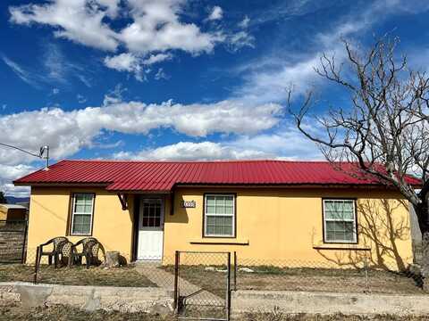 105 S 4th, Marathon, TX 79842