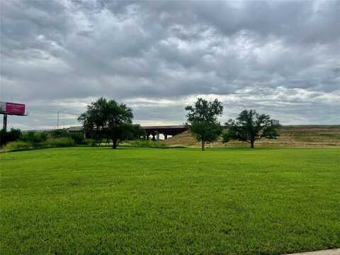 2 Lombardy Place, Clinton, OK 73601