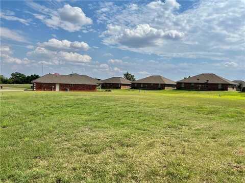 54 Mulberry Street, Clinton, OK 73601