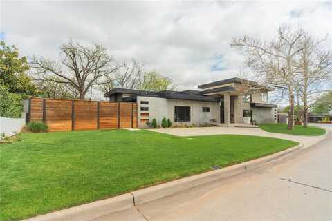 2010 Huntington Avenue, Nichols Hills, OK 73116