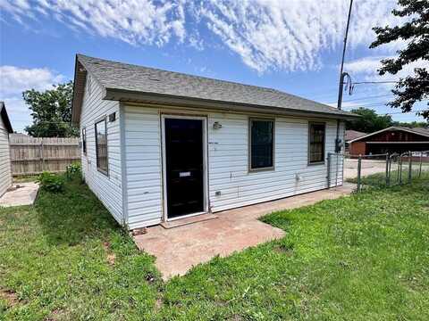 625 S 19th Street, Clinton, OK 73601