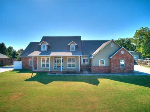 305 S Wyndemere Lakes, Moore, OK 73160