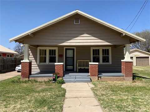 325 W Harrison Street, Mangum, OK 73554