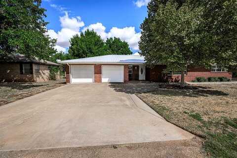 117 W Jackson Street, Mangum, OK 73554