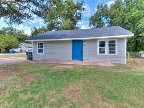 1028 W Idaho Avenue, Chickasha, OK 73018