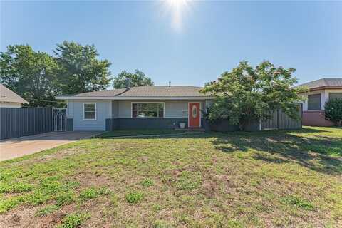 409 S 15th Street, Clinton, OK 73601