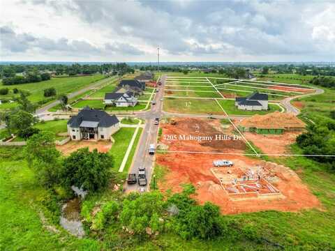 4205 Mahogany Hills Drive, Moore, OK 73160