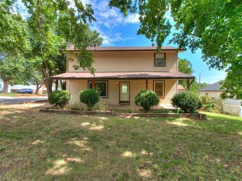 202 E Fay Avenue, Kingfisher, OK 73750