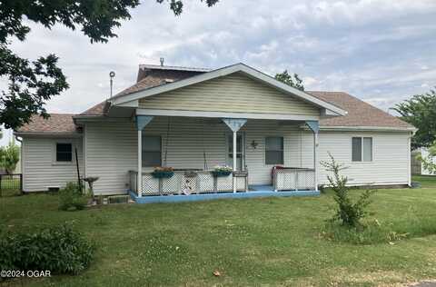 110 E Russell Street, Goodman, MO 64843