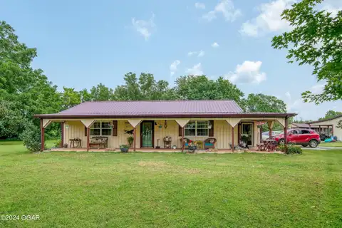 5225 Nighthawk Road, Diamond, MO 64840